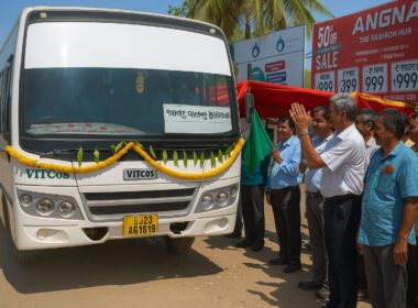 Vitcos city bus in Anand before service stopped