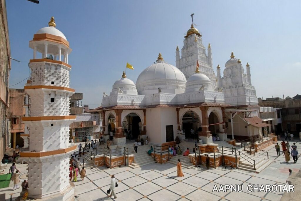 Shri Ranchhodraiji Temple in Dakor, Charotar — famous pilgrimage and best travel place in Charotar Gujarat.